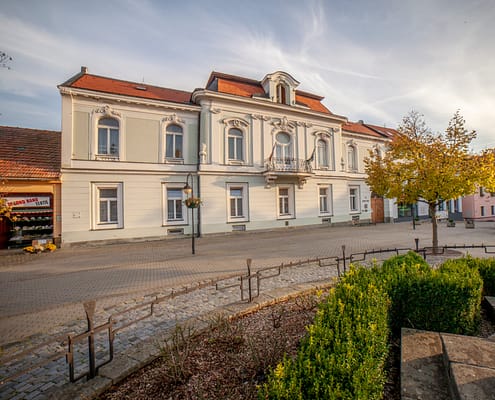 VALAŠSKÉ KLOBOUKY-Městský úřad 2