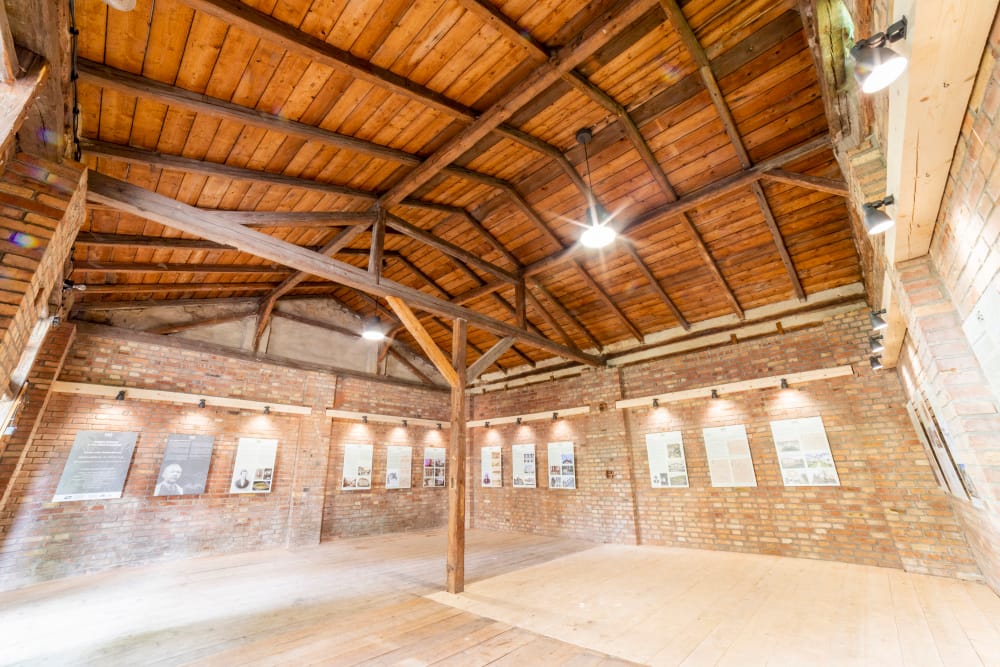 HUBERT GESSNER-expozice-stodola-3